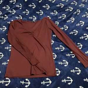 A long sleeve scrunched shirt